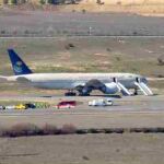 Imagen del avión estacionado en la pista 36L del aeropuerto de Madrid Barajas