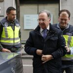 El secretario general del sindicato Manos Limpias, Miguel Bernard, tras ser detenido