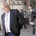 El doctor Morín y su mujer María Luisa Durán