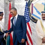 Obama saluda al viceprimer ministro saudí bajo la atenta mirada del rey Salman
