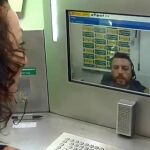La cabina conocida como Ofipol permite hacer denuncias por videoconferencia