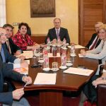 El PP cree que, con 33 escaños, debería tener dos representantes y no uno, como IU con cinco diputados