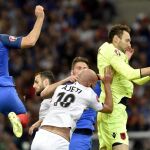 Griezmann desatasca a Francia