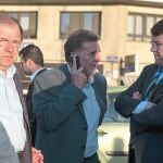 Herrera, Miguel Alejo y Fernández Mañueco, a su llegada al lugar de la explosión a primera hora de la mañana