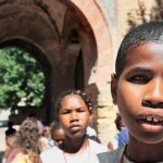 Los niños explotados de Madagascar regresan a su tierra tras su gira musical