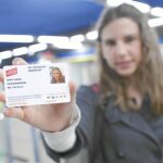 Los usuarios hasta los 26 años podrán solicitar su abono reducido de 20 euros en las máquinas expendedoras