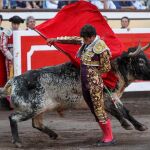 El diestro Luis David Adame da un pase a su primer toro de la tercera corrida de Abono de la Aste Nagusia Bilbao/Foto: Efe
