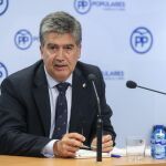 Ignacio Cosidó presenta el informe en Valladolid