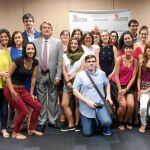 José María Ribot, director general de ADE, junto a los treinta jóvenes especializados en I+D+i