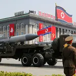 Misiles norcoreanos en una desfile militar en Pyongyang