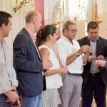 El síndic de Greuges entregó su informe a los miembros de la Mesa de Les Corts
