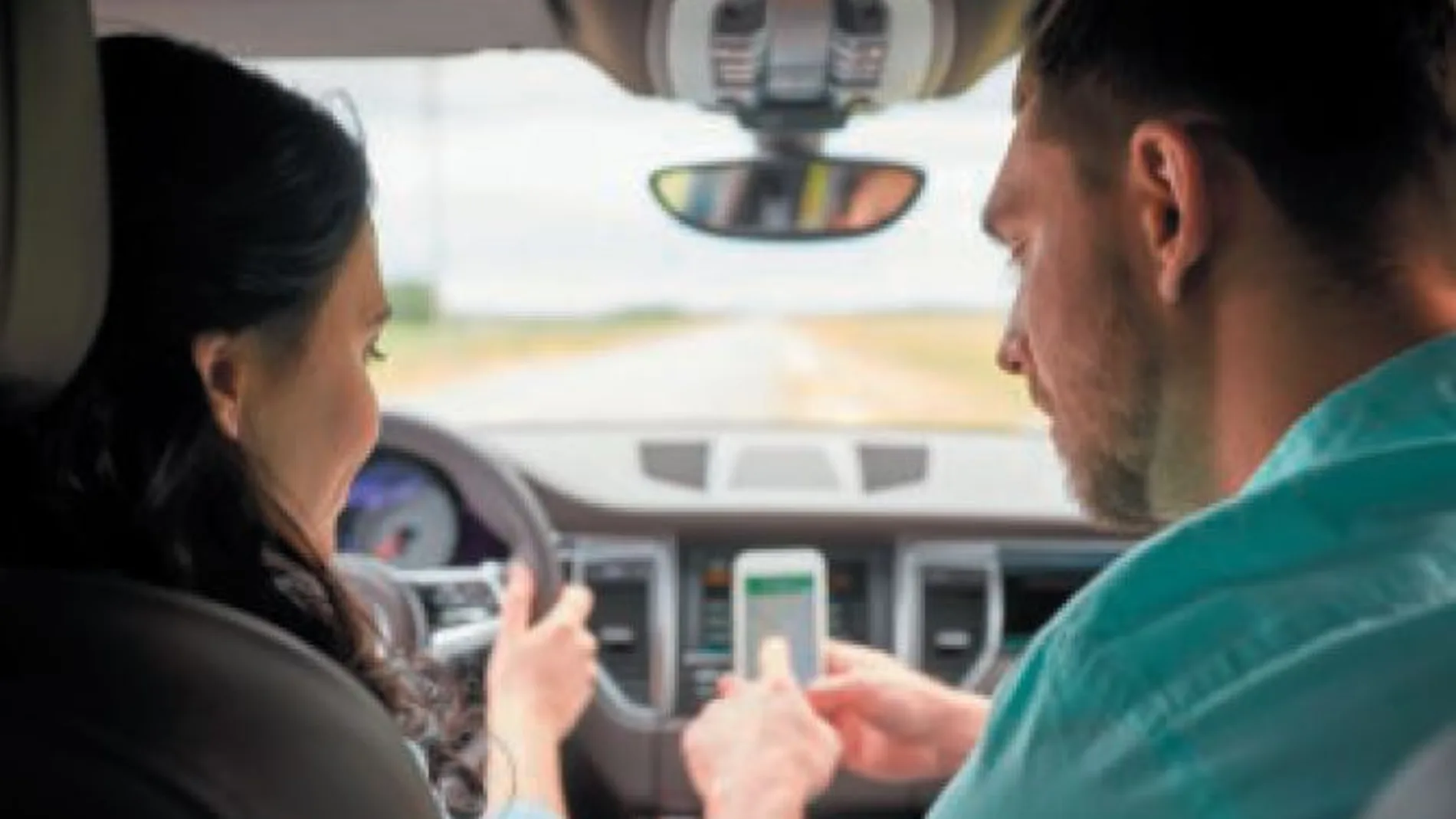 Los accidentes por distracción causan el 30% de las víctimas mortales en accidente de tráfico. La Fiscalía quiere que se investiguen las llamadas de los conductores antes de un siniestro