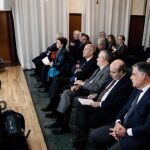 El ex consejero andaluz José Antonio Viera, junto a Zarrías, Griñán, Chaves y el resto de altos cargos encausados en la rama política del «caso ERE» en la jornada en la que declaró Javier Guerrero