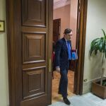 El portavoz del PP en el Congreso, Rafael Hernando, ha formalizado esta mañana su acta como diputado en la Cámara Baja.