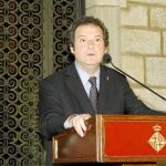 Hereu explica sus nuevas prioridades junto a los nuevos pesos pesados de su equipo, Jordi William Carnes y Assumpta Escarp