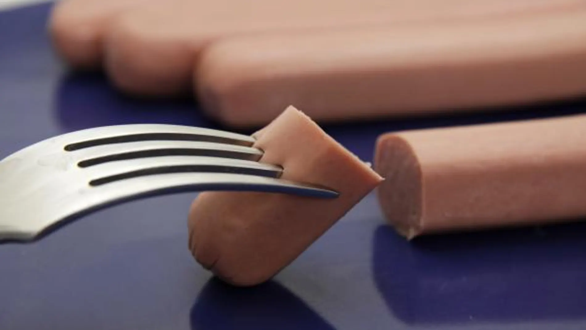 El consumo de carne procesada puede elevar el riesgo de diabetes y patologías coronarias