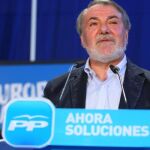 Mayor Oreja suspende su agenda de hoy en Canarias por una indisposición