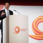 El exprimer ministro de Francia Manuel Valls, tras recoger su premio en un acto de Societat Civil Ctalana. Efe