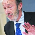 Alfredo Pérez Rubalcaba en rueda de prensa tras el Consejo de Ministros
