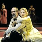 Albert Pérez y Victoria Pagès en una escena del montaje «Joan Maragall, la llei d¿amor»