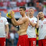 Robert Lewandowski con sus compañeros de la selección polaca