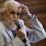 El escritor mexicano Fernando del Paso durante un encuentro con los periodistas en la Biblioteca Nacional