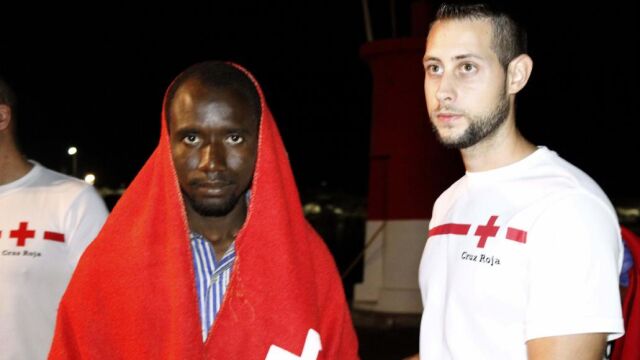 Llegada al puerto de Motril de un grupo de inmigrantes ayer, 1 de octubre.