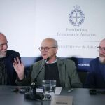 Los tres físicos reconocidos este año con el Premio Princesa de Asturias de Investigación Científica y Técnica Kip, Thorne (d), Rainer Weiss (c) y Barry C. Barish