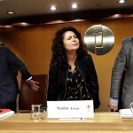 La secretaria de Estado de Turismo, Matilde Asián, junto al presidente de la Junta Rectora de IFEMA, Luis Cueto, y el presidente del Comité Ejecutivo de IFEMA, Clemente González, durante la presentación de Fitur 2017