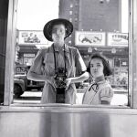 Los autorretratos de Vivian Maier son una de las claves de la fotografía de esta artista