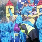 Los padres no han precisado si acudirán a la cabalgata con otro participante aunque Carmena les ha invitado a subir en la carroza de otro colegio católico, el Luz Casanova, en la imagen en el desfile de 2015