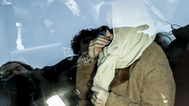 Francisco Javier García Marín, el Cuco, y su madre, Rosalía García, abandonan los Juzgados de Sevilla tras negarse a declarar