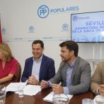 Beltrán Pérez y Alberto Díaz, codo con codo, en la reunión del lunes con el líder regional del PP