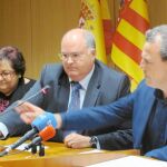 Fernando de Rosa junto a los representantes de Avacu y de la Federación de Asociaciones de Vecinos
