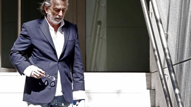 Uno de los considerados cabecillas de la trama Gürtel, Francisco Correa, a su salida de la Audiencia Nacional