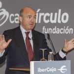 El ministro de Economía, Industria y Competitividad, Luis de Guindos ha pronunciado una conferencia en burgos titulada "Claves de la actualidad económica. Retos y oportunidades"