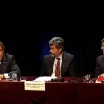 El presidente de la Generalitat, Artur Mas (i), junto al ministro de Justicia, Rafael Catalá (d), y el presidente del Tribunal Supremo, Carlos Lesmes (c), durante su intervención en el acto de inauguración de la 58 reunión anual de la Unión Internacional de Magistrados