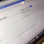 La inteligencia artificial traduce automáticamente el género masculino al femenino asociado con el término «enfermera»