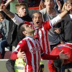 Carlos Castro celebra el gol de la victoria 2-1 ante el Atlético de Madrid.