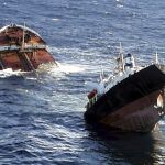 Imagen del hundimiento del «Prestige» en las costas gallegas