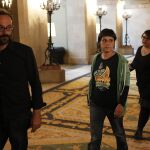 Los diputados de la CUP, Benet Salellas, y Anna Gabriel a su llegada al Parlament