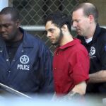 Esteban Santiago siendo trasladado de la prisión al juzgado