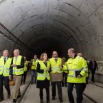 Un momento de la visita de la ministra a las obras del túnel.