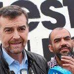 El coordinador andaluz de IULV-CA, Antonio Maíllo, junto a José Manuel Mariscal