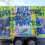 El gerente del Circo Quirós ha denunciado ante la Policía las pintadas en sus camiones y las amenazas que sufrió el pasado sábado por parte de un grupo de animalistas