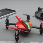 Una de las apuestas más llamativas, la de aplicar los drones a los videojuegos, como hace la empresa Drone n Base