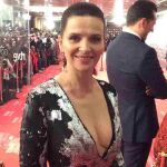 Juliette Binoche, bellisima... y escotadísima