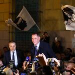 Gilles Simeoni (dcha.) y el independentista Jean-Guy Talamoni celebran el triunfo