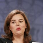 Soraya Sáenz de Santamaería, ayer, durante la rueda de prensa