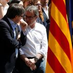 Artur Mashabla co n el presidente de la Generalitat, Carles Puigdemont, durante la presentación de las listas de CDC